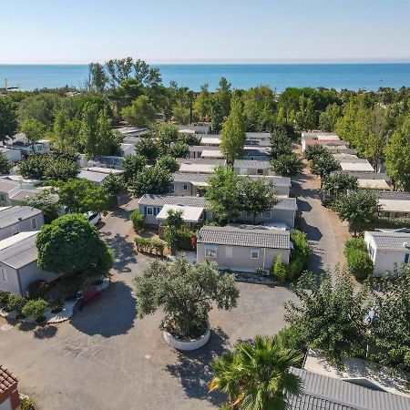 Отель Camping Pleine Mer Виас Экстерьер фото