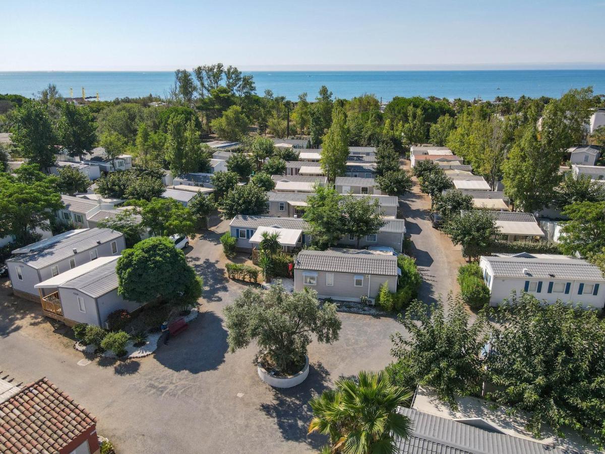Отель Camping Pleine Mer Виас Экстерьер фото